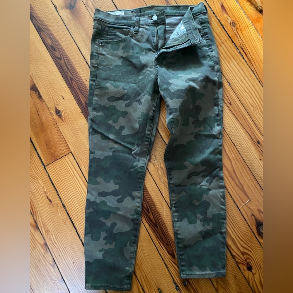 Gap NWOT Camo Skinny Jeans Size 6p